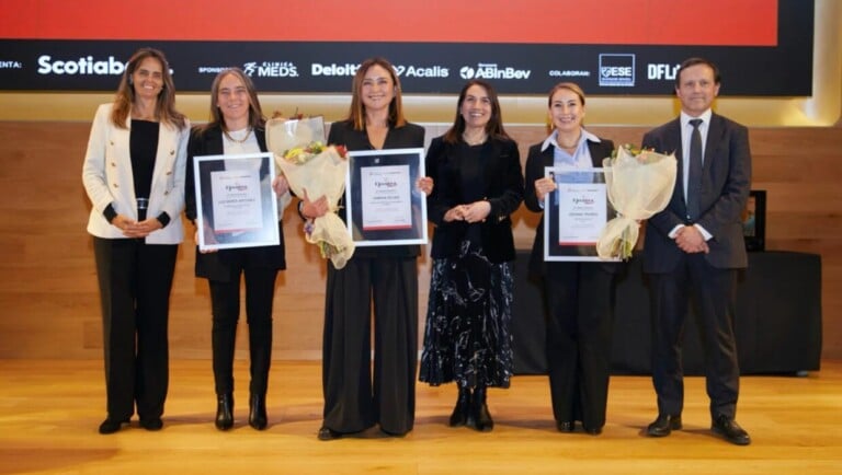 Clínica MEDS EN XVII edición del Premio Ejecutiva del Año 1 PORTADA PRISCILLA